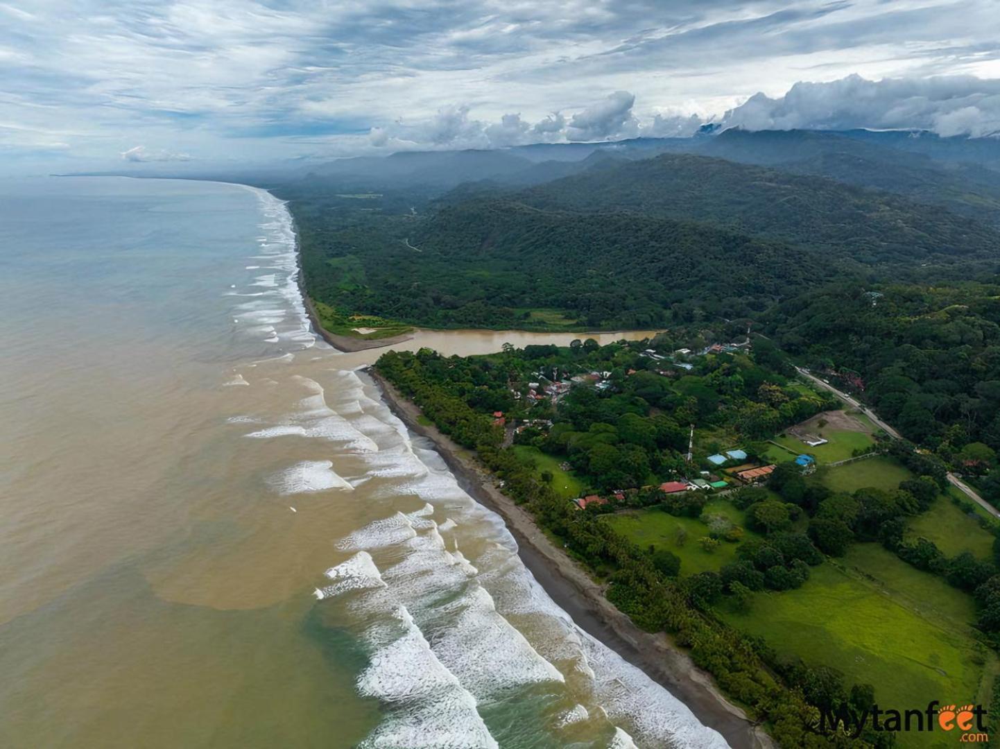 Bamboo River House And Hotel Dominical Kültér fotó