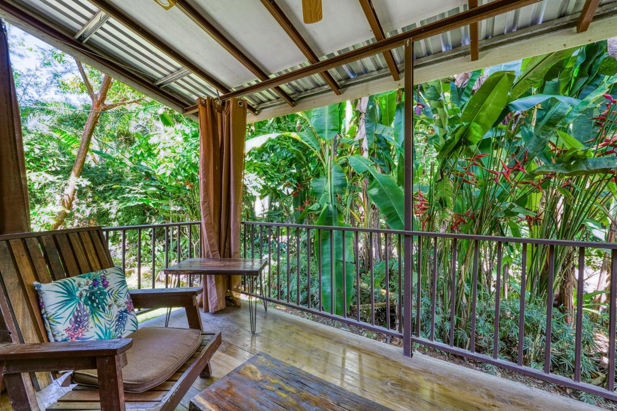 Bamboo River House And Hotel Dominical Kültér fotó