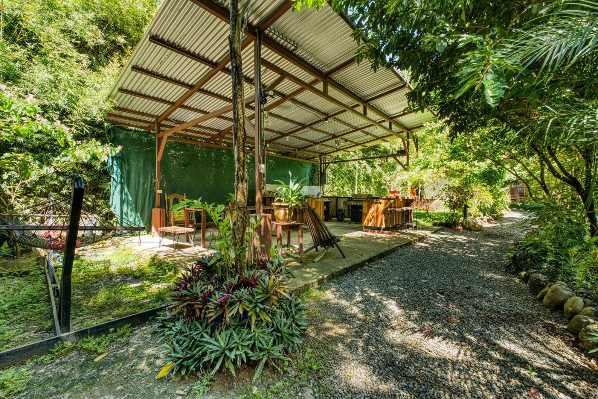 Bamboo River House And Hotel Dominical Kültér fotó