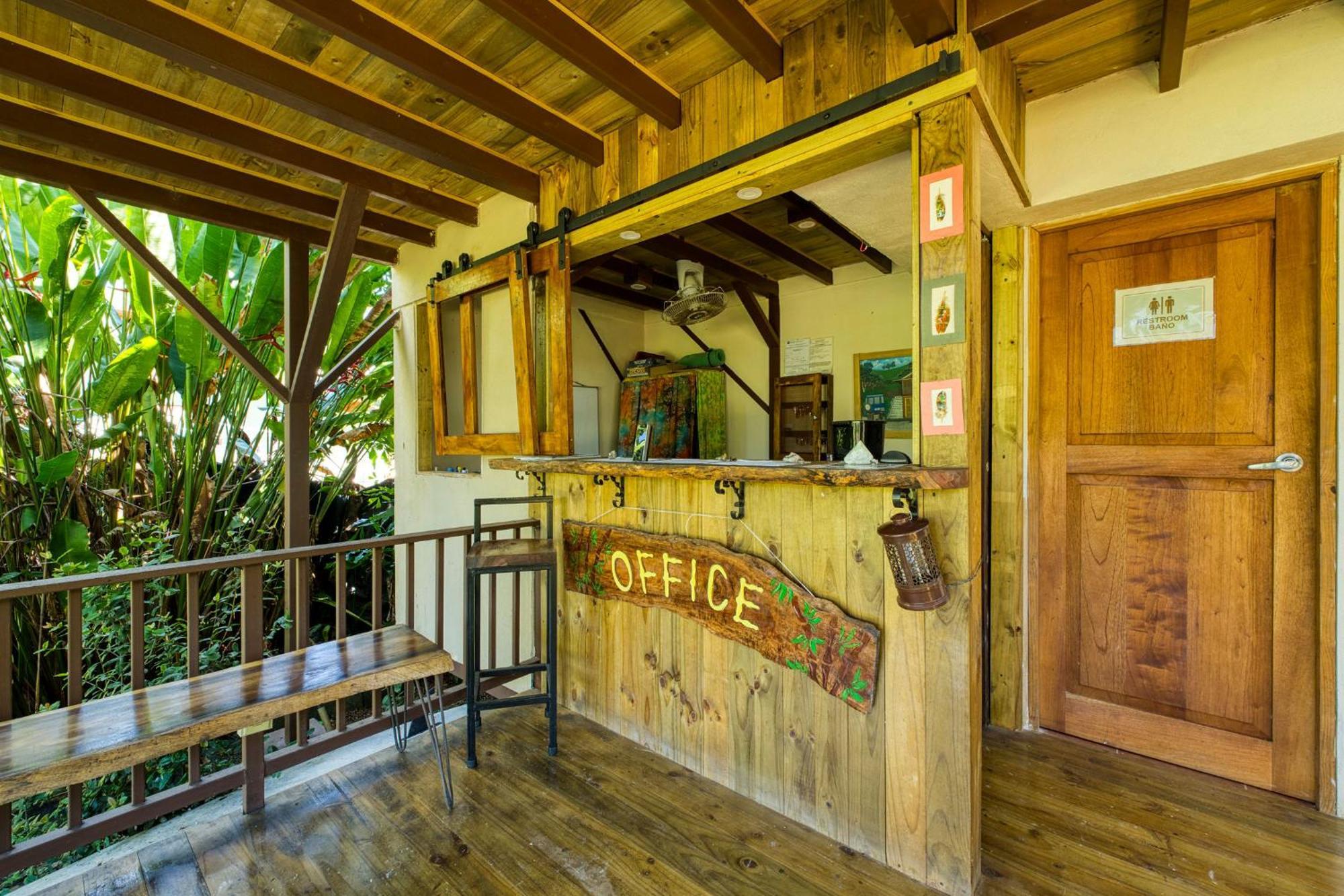 Bamboo River House And Hotel Dominical Kültér fotó