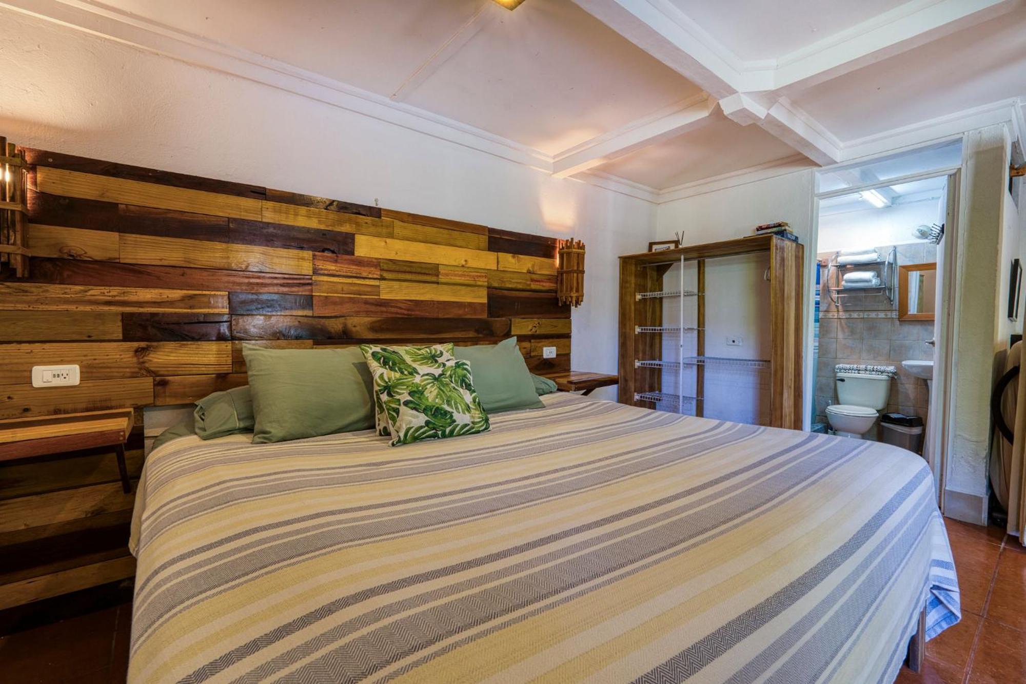 Bamboo River House And Hotel Dominical Kültér fotó
